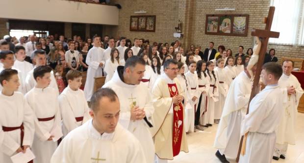 Primanje Svete Potvrde u crkvi sv. Leopolda Mandića u Požegi 26.5.2019.