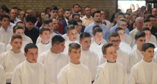 Primanje Svete Potvrde u crkvi sv. Leopolda Mandića u Požegi 26.5.2019.