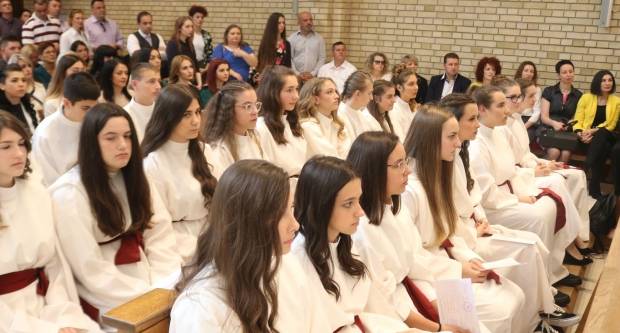 Primanje Svete Potvrde u crkvi sv. Leopolda Mandića u Požegi 26.5.2019.