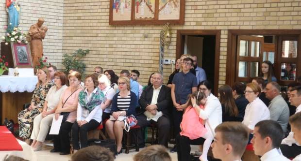 Primanje Svete Potvrde u crkvi sv. Leopolda Mandića u Požegi 26.5.2019.