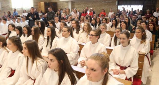 Primanje Svete Potvrde u crkvi sv. Leopolda Mandića u Požegi 26.5.2019.