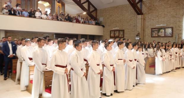 Primanje Svete Potvrde u crkvi sv. Leopolda Mandića u Požegi 26.5.2019.