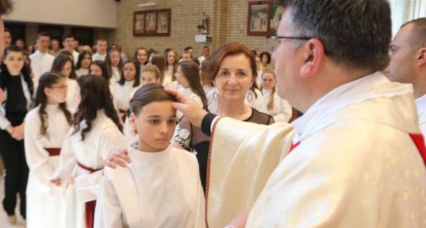 Primanje Svete Potvrde u crkvi sv. Leopolda Mandića u Požegi 26.5.2019.