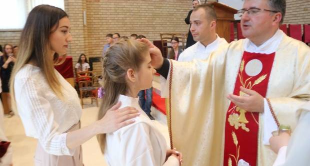 Primanje Svete Potvrde u crkvi sv. Leopolda Mandića u Požegi 26.5.2019.