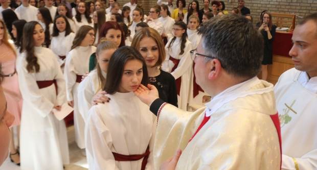 Primanje Svete Potvrde u crkvi sv. Leopolda Mandića u Požegi 26.5.2019.