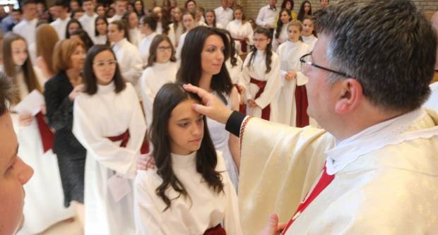Primanje Svete Potvrde u crkvi sv. Leopolda Mandića u Požegi 26.5.2019.