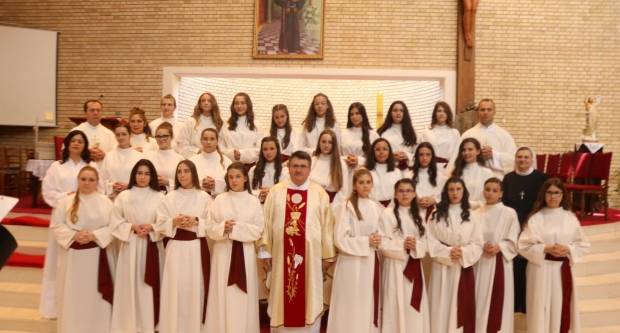 Primanje Svete Potvrde u crkvi sv. Leopolda Mandića u Požegi 26.5.2019.