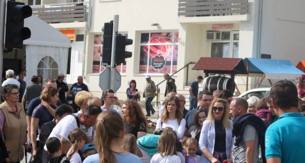 Utrka traktora u Kutjevu i sajam OPG-ova i PG-ova povodom Festivala graševine 2019.