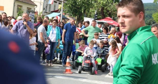 Utrka traktora u Kutjevu i sajam OPG-ova i PG-ova povodom Festivala graševine 2019.