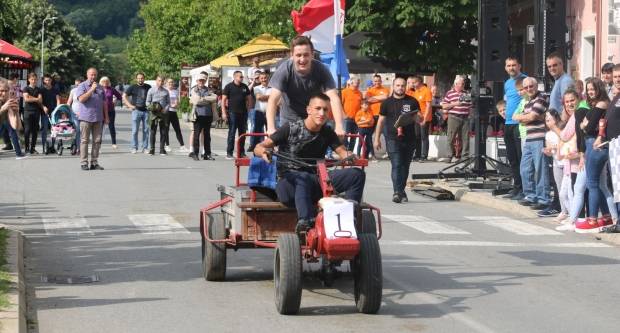Utrka traktora u Kutjevu i sajam OPG-ova i PG-ova povodom Festivala graševine 2019.