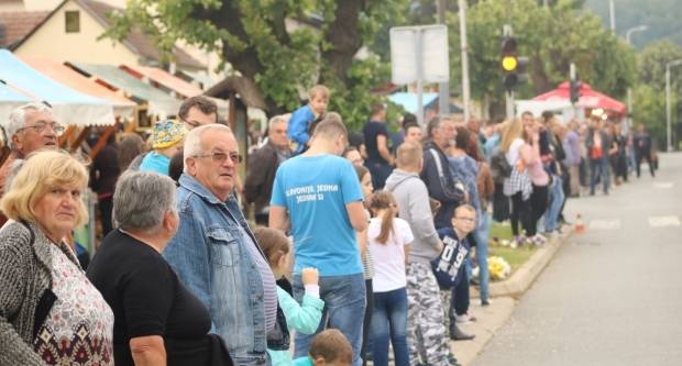 Utrka traktora u Kutjevu i sajam OPG-ova i PG-ova povodom Festivala graševine 2019.