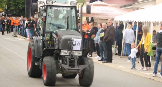 Utrka traktora u Kutjevu i sajam OPG-ova i PG-ova povodom Festivala graševine 2019.