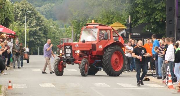 Utrka traktora u Kutjevu i sajam OPG-ova i PG-ova povodom Festivala graševine 2019.