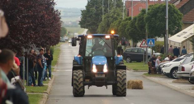 Utrka traktora u Kutjevu i sajam OPG-ova i PG-ova povodom Festivala graševine 2019.