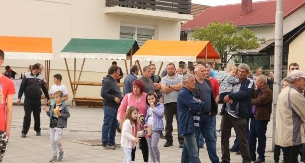 Utrka traktora u Kutjevu i sajam OPG-ova i PG-ova povodom Festivala graševine 2019.