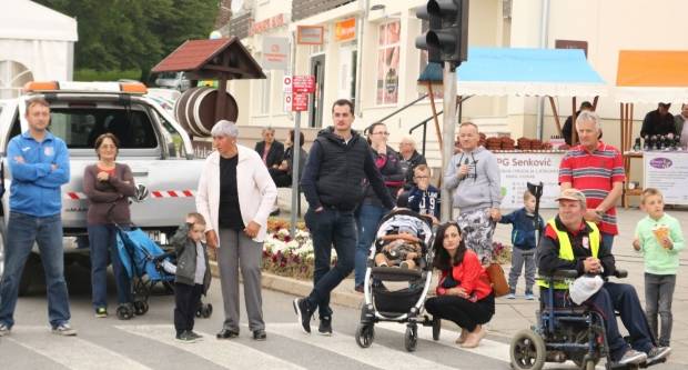 Utrka traktora u Kutjevu i sajam OPG-ova i PG-ova povodom Festivala graševine 2019.