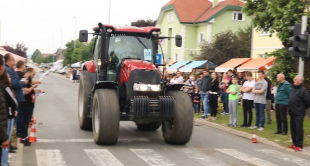 Utrka traktora u Kutjevu i sajam OPG-ova i PG-ova povodom Festivala graševine 2019.