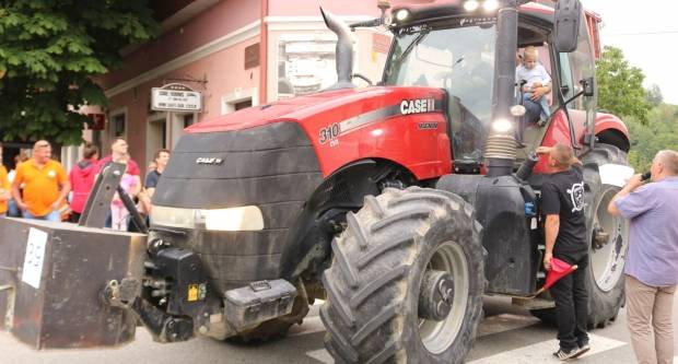 Utrka traktora u Kutjevu i sajam OPG-ova i PG-ova povodom Festivala graševine 2019.