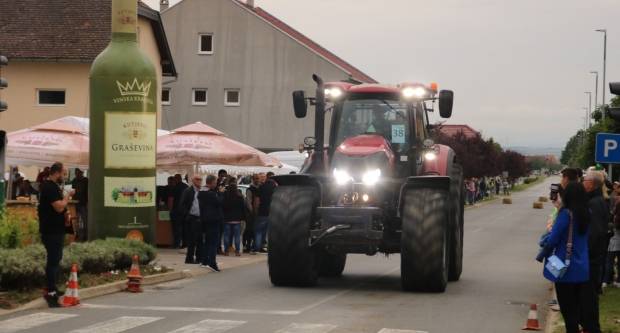 Utrka traktora u Kutjevu i sajam OPG-ova i PG-ova povodom Festivala graševine 2019.