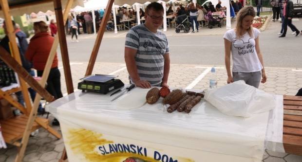 Utrka traktora u Kutjevu i sajam OPG-ova i PG-ova povodom Festivala graševine 2019.