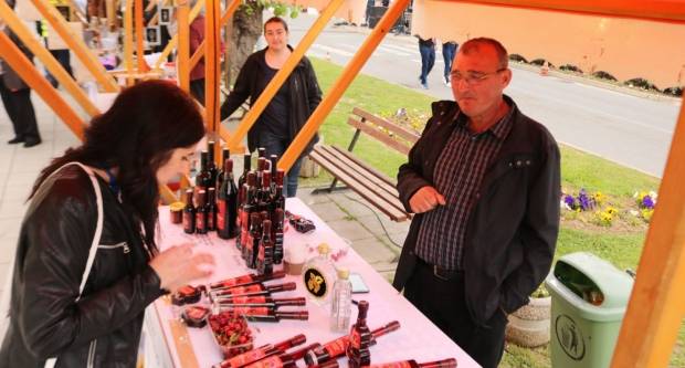 Utrka traktora u Kutjevu i sajam OPG-ova i PG-ova povodom Festivala graševine 2019.