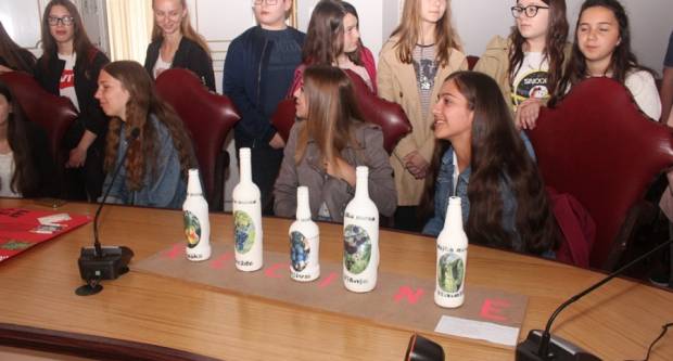 Dodijeljene nagrade za najbolje radove i sudjelovanje na natječaju “Kreativni i neovisni”