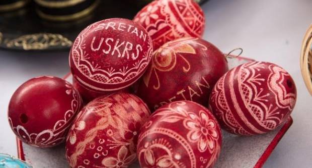 Tradicionalne, moderne, jednostavne i složene ideje za ukrašavanje pisanica