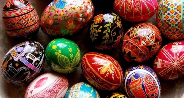 Tradicionalne, moderne, jednostavne i složene ideje za ukrašavanje pisanica