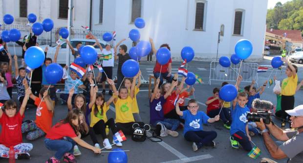 Prolazak vozača CRO RACE međunarodne biciklističke utrke kroz Požegu 1.10.2019.