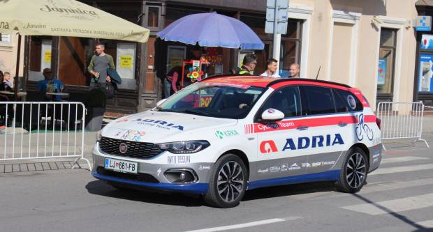 Prolazak vozača CRO RACE međunarodne biciklističke utrke kroz Požegu 1.10.2019.