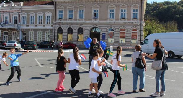 Prolazak vozača CRO RACE međunarodne biciklističke utrke kroz Požegu 1.10.2019.