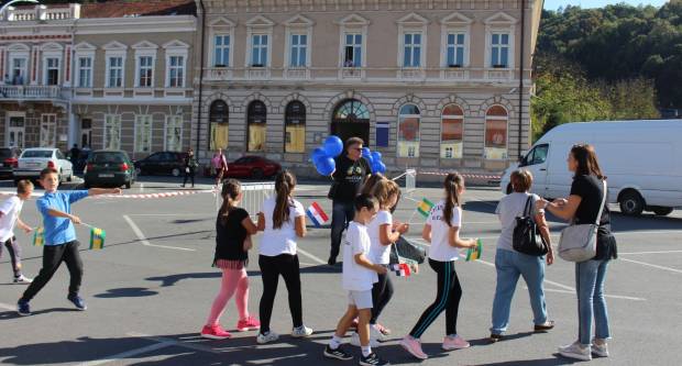 Prolazak vozača CRO RACE međunarodne biciklističke utrke kroz Požegu 1.10.2019.