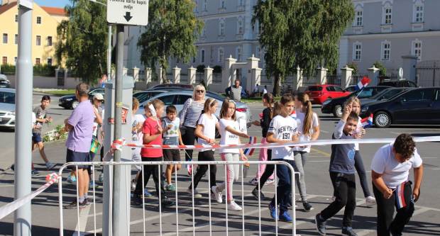 Prolazak vozača CRO RACE međunarodne biciklističke utrke kroz Požegu 1.10.2019.