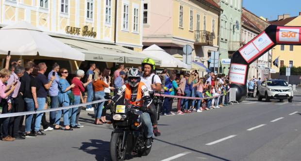 Prolazak vozača CRO RACE međunarodne biciklističke utrke kroz Požegu 1.10.2019.