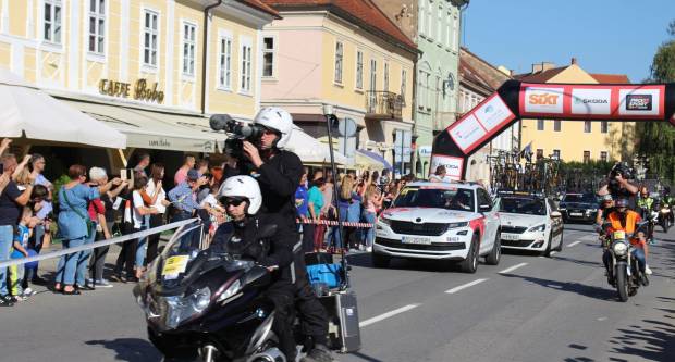 Prolazak vozača CRO RACE međunarodne biciklističke utrke kroz Požegu 1.10.2019.