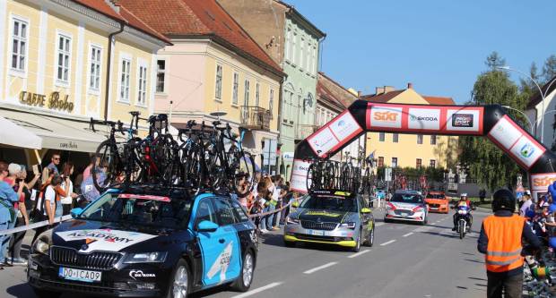 Prolazak vozača CRO RACE međunarodne biciklističke utrke kroz Požegu 1.10.2019.