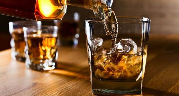 43-godišnji vozač u subotu ujutro u 10 sati zatečen pod utjecajem alkohola od 1,88 promila 43-godišnji vozač u subotu ujutro u 10 sati zatečen pod utjecajem alkohola od 1,88 promila