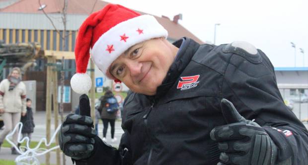 Sveti Nikola sa svojim pomoćnicima stigao u Pleternicu i podijelio djeci poklone