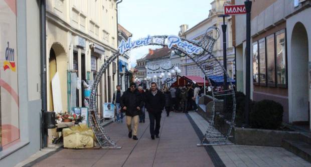Subotnja šetnja Požegom 14.12.2019.