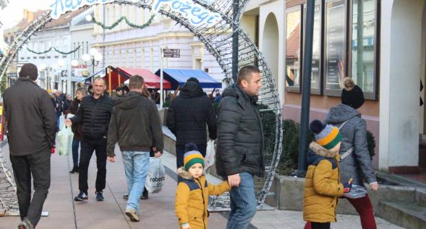 Subotnja šetnja Požegom 14.12.2019.