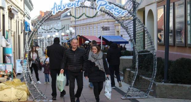 Subotnja šetnja Požegom 14.12.2019.