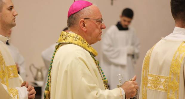 Požeški biskup msgr. Antun Škvorčević, predvodio svečanu Misu polnoćku u požeškoj Katedrali 25.12.2019.