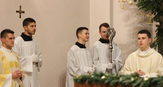 Požeški biskup msgr. Antun Škvorčević, predvodio svečanu Misu polnoćku u požeškoj Katedrali 25.12.2019.