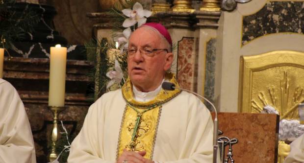 Požeški biskup msgr. Antun Škvorčević, predvodio svečanu Misu polnoćku u požeškoj Katedrali 25.12.2019.