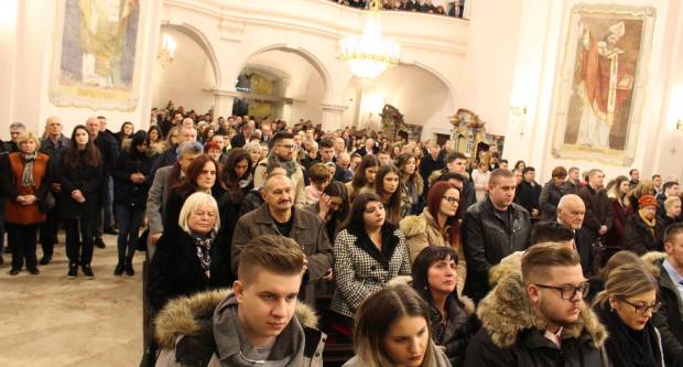 Požeški biskup msgr. Antun Škvorčević, predvodio svečanu Misu polnoćku u požeškoj Katedrali 25.12.2019.