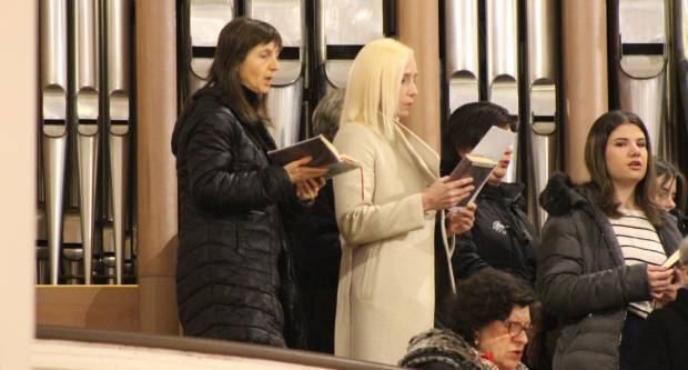 Požeški biskup msgr. Antun Škvorčević, predvodio svečanu Misu polnoćku u požeškoj Katedrali 25.12.2019.