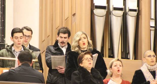 Požeški biskup msgr. Antun Škvorčević, predvodio svečanu Misu polnoćku u požeškoj Katedrali 25.12.2019.