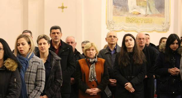 Požeški biskup msgr. Antun Škvorčević, predvodio svečanu Misu polnoćku u požeškoj Katedrali 25.12.2019.