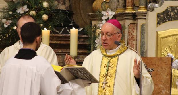 Požeški biskup msgr. Antun Škvorčević, predvodio svečanu Misu polnoćku u požeškoj Katedrali 25.12.2019.