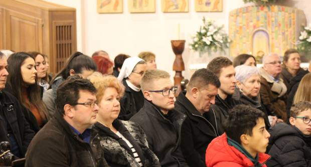 Požeški biskup msgr. Antun Škvorčević, predvodio svečanu Misu polnoćku u požeškoj Katedrali 25.12.2019.